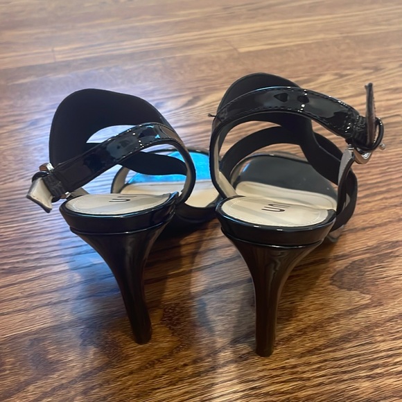 Heels - Picture 4 of 7